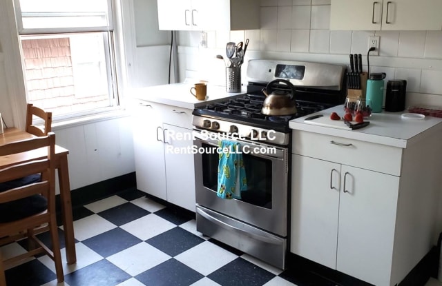 11 Farragut Ave - 11 Farragut Avenue, Somerville, MA 02144