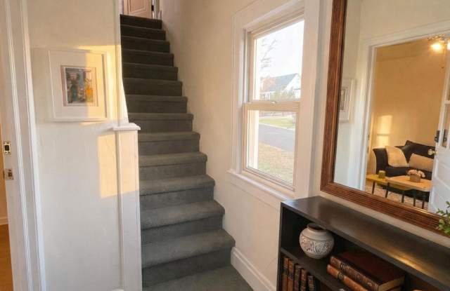 131 LIVINGSTON Avenue Gallery 2
