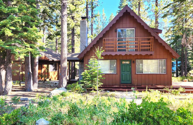 Unfurnished 4 Bed, 2 Bath with Garage. Amazing Location on Dead-End Street with Forest Access! photos photos