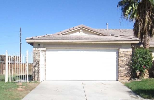 3 bed 2 bath Cottage/Home in Imperial - 1310 Ramona Court, Imperial, CA 92251