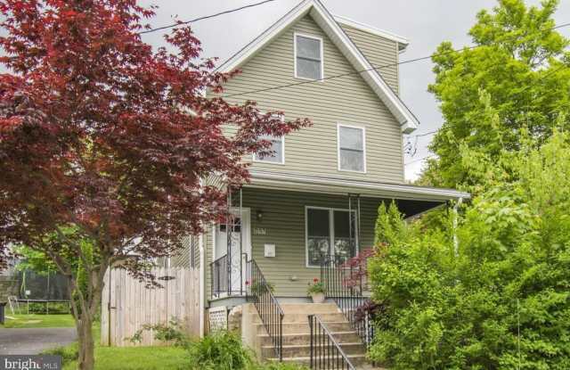 217 SIMPSON Road Gallery 1