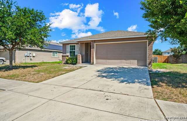 320 LONESTAR GAIT - 320 Lonestar Gait, Selma, TX 78154