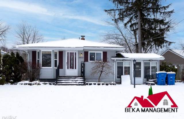 5863 S Aylesbury Dr - 5863 South Aylesbury Drive, Waterford, MI 48327