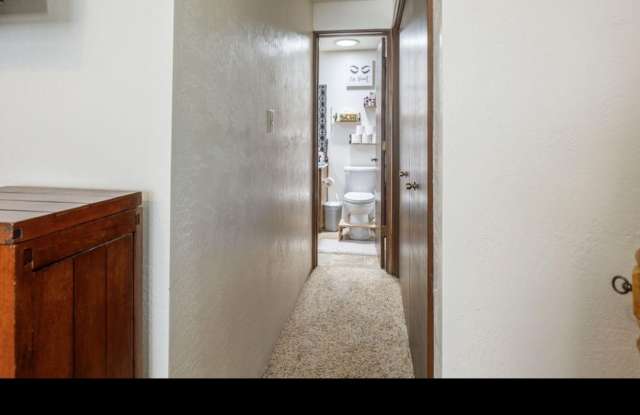 410 Willamette Avenue photos photos