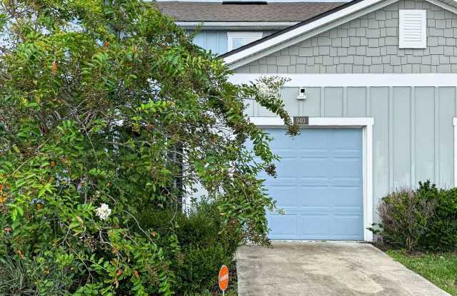 Modern 2-Bedroom Northside Townhome for Rent Gallery 4