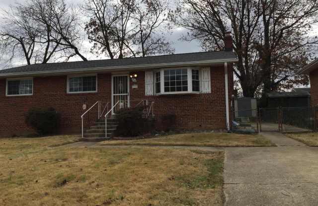 1919 RED OAK DR Gallery 2