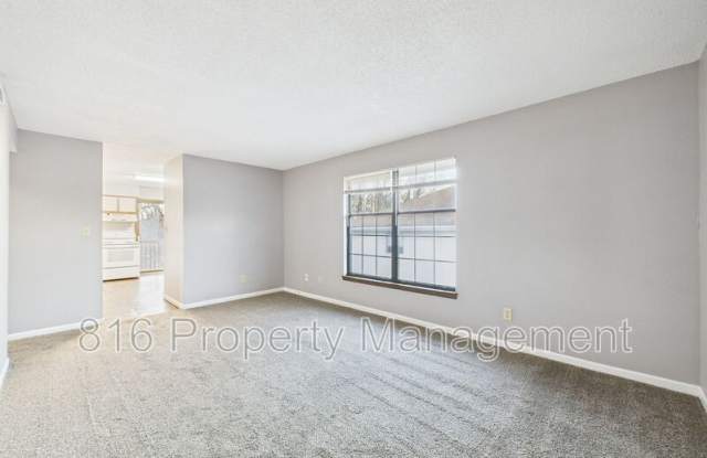 1020 NE Lindsay Ave photos photos