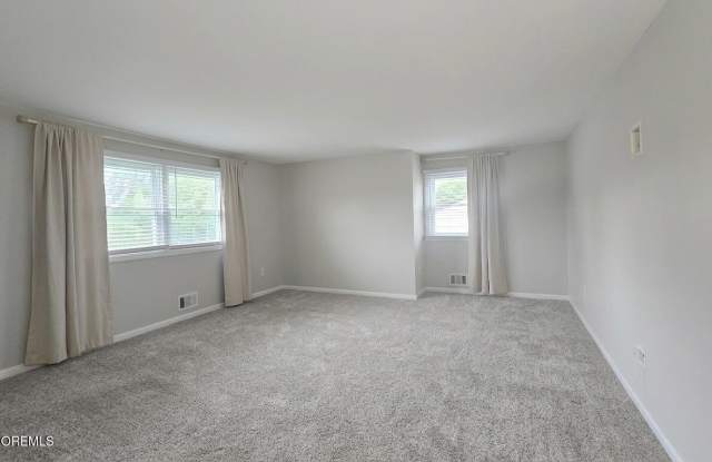 1032 Valley Stream Road Gallery 3