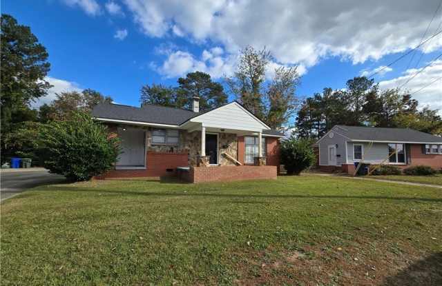 479 McBain Drive Gallery 2