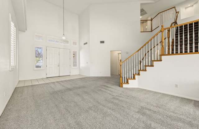 6-Bedroom home in the Northwest ready for immediate move in! Gallery 4