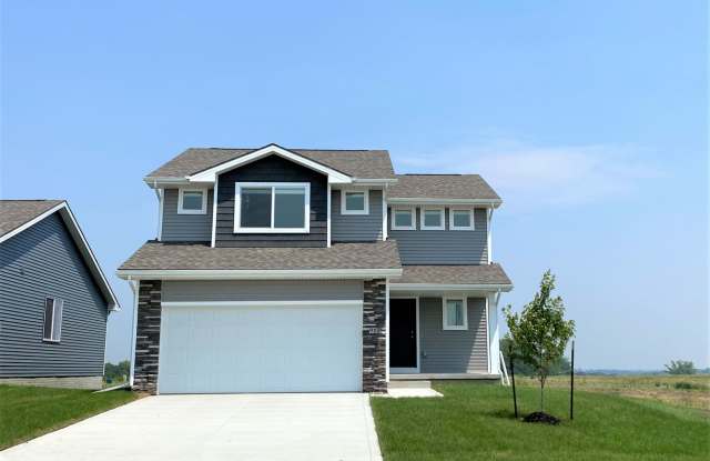 Newer Build Home in Beautiful Norwalk! HUGE finished basement! photos photos