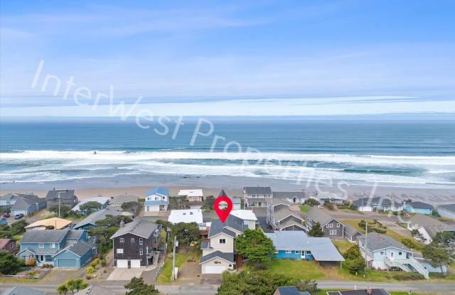 Ocean View 4 Bd home with fire pit, multiple decks, sun room, & washer/dryer included! Gallery 3