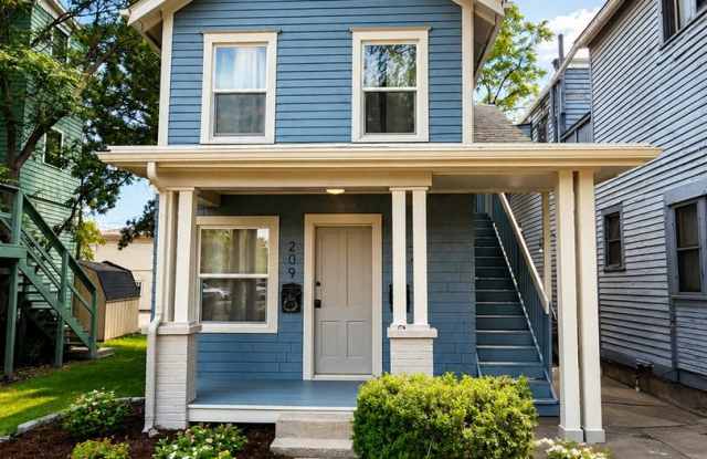 Charming 1 Bedroom Near Downtown & Colorado College Gallery 3