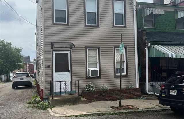 513 Edmond St Gallery 1
