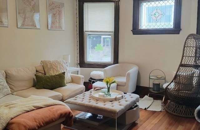 933 East Broadway Gallery 4