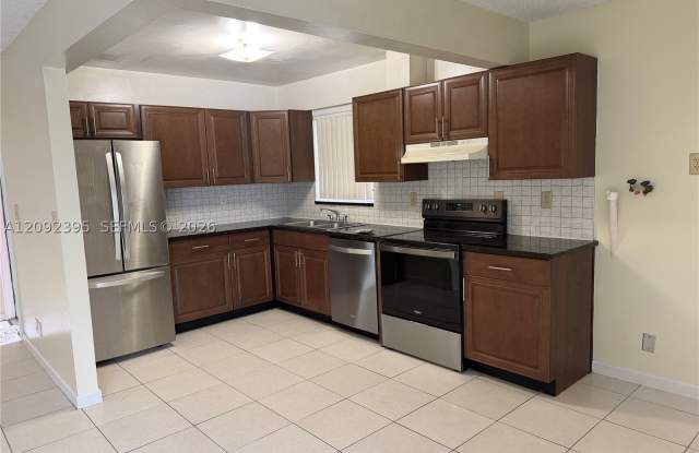 7800 NW 44th Ct Gallery 2
