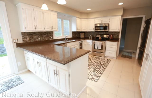 8700 Highwood Way - 8700 Highwood Way, Apple Valley, MN 55124