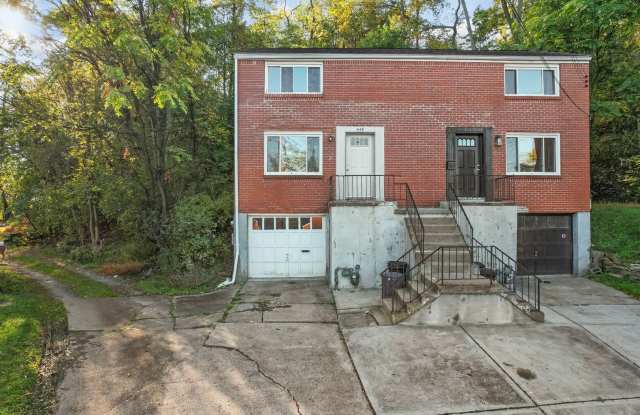 Renovated 2BR/1BA Duplex – Special 15/18-Month Rent Discount! Available December 2026 Gallery 2