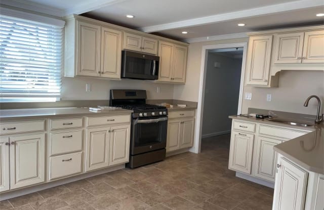 23 College Drive - 23 College Drive, Stony Brook, NY 11790