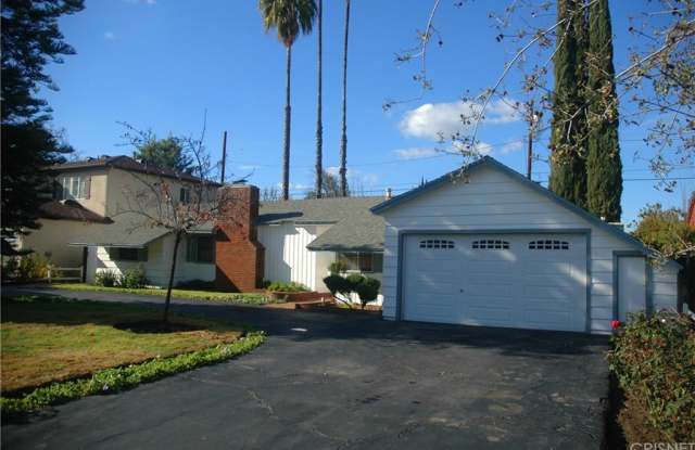 23265 Leonora Drive Gallery 2