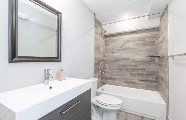 3410 W Commissioner St photos photos