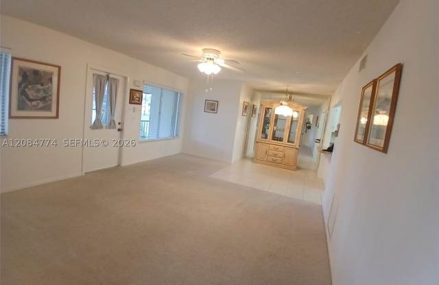 3561 Pine Tree Ct Gallery 1