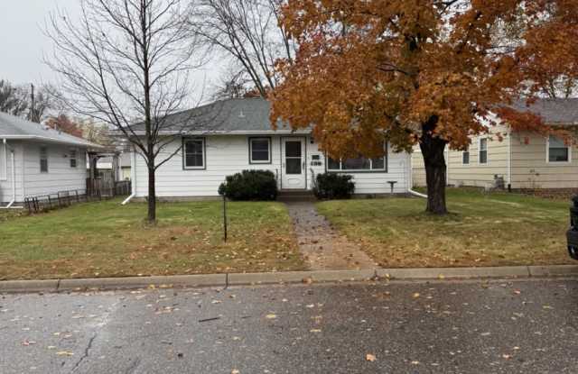 138 21st Ave S - 138 21st Avenue South, St. Cloud, MN 56301