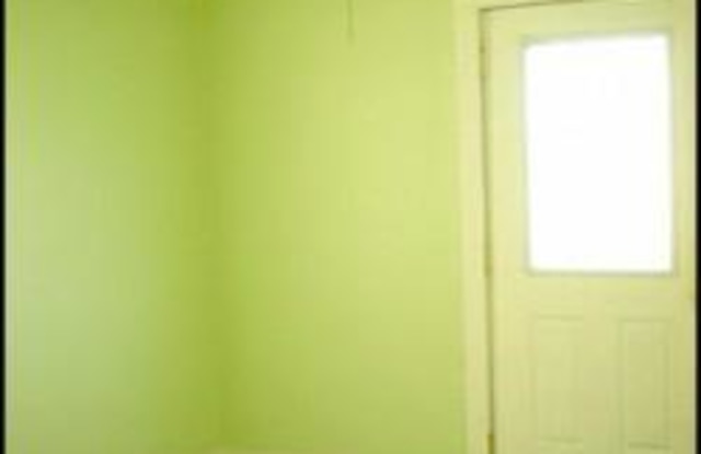 2127 FOREST Gallery 3