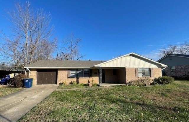913  S 10Th  ST - 913 South 10th Street, Rogers, AR 72756