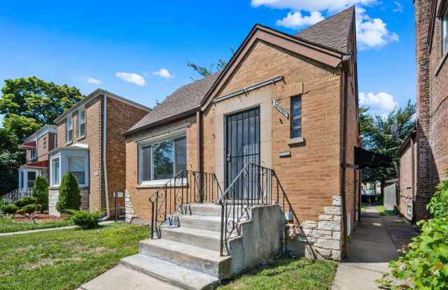 10040 S Vernon Avenue photos photos