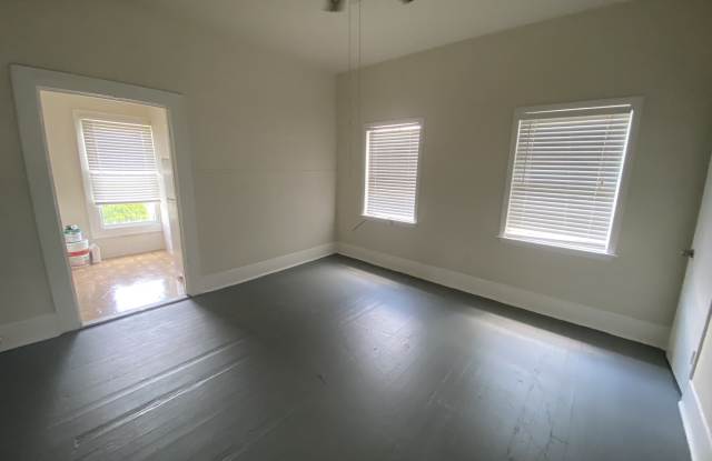 4917 Brady Gallery 2
