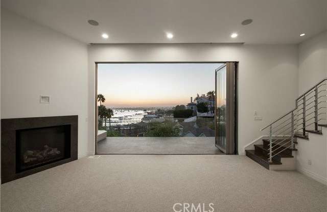 315 Carnation Avenue Gallery 3
