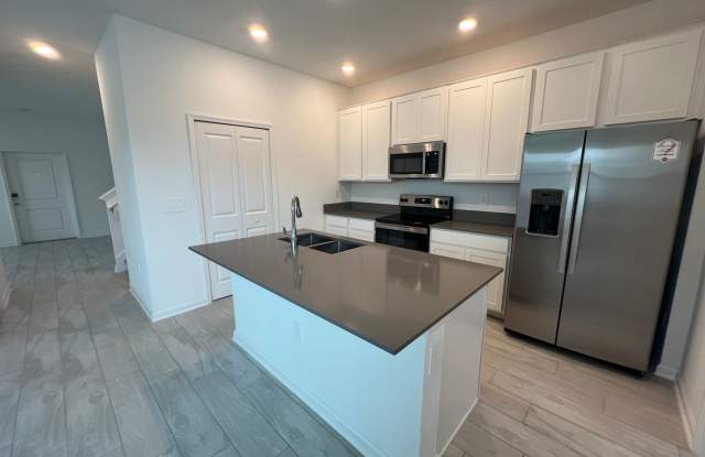 BEAUTIFUL NEW CONSTRUCTION 3 BEDROOM 2.5 BATH TOWNHOME IN DESIREABLE WINTER GARDEN!!! photos photos