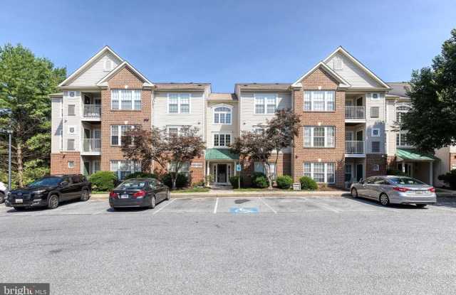 Gorgeous 2bd 2bth Penthouse Condo Completely Updated & Ready To Move In! Gallery 1