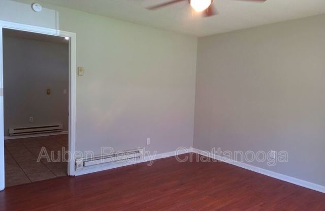 3329 Pinewood Avenue Gallery 3
