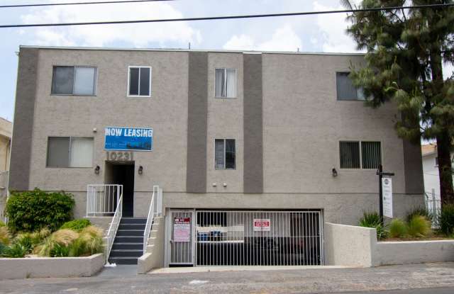 10231 Pinewood Avenue photos photos