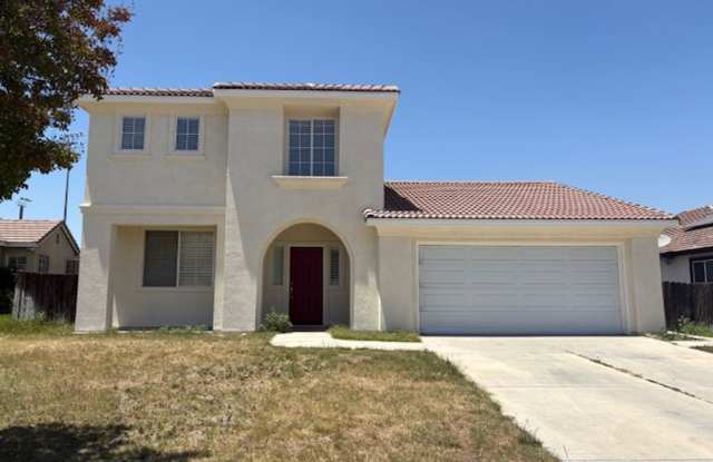 4 Bedroom with NEW Carpet  Paint photos photos