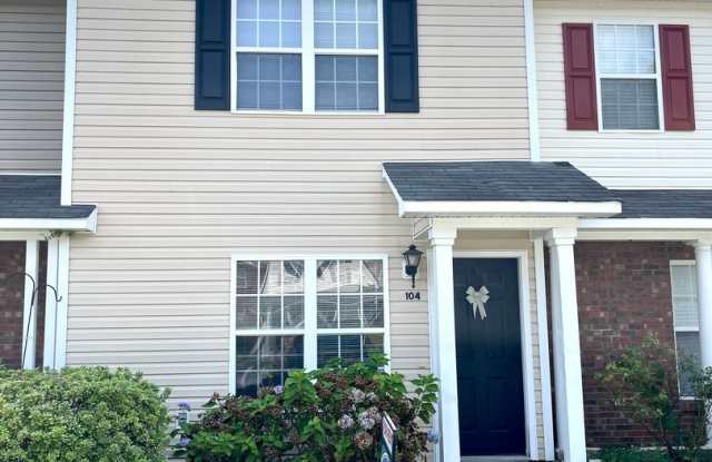 Minutes to Camp Lejeune! Pets with Owner Approval! photos photos