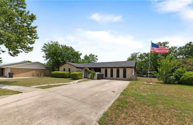 3 bedroom 2 bathroom! HOUSING ACCEPTED! photos photos