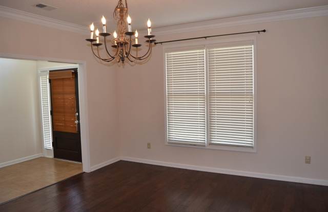 4899 WHITE PASS Dr Gallery 2