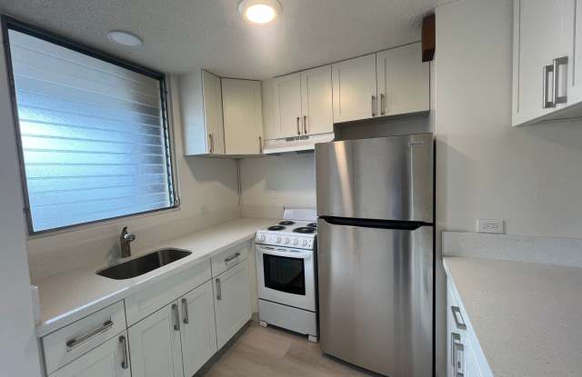 Large 2 bedroom unit in Maile Terrace - 1323 Makiki Street, Honolulu, HI 96814