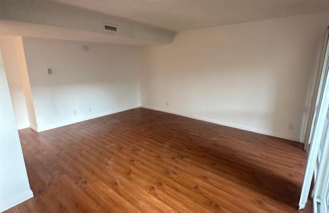 511 N Kenmore Avenue photos photos