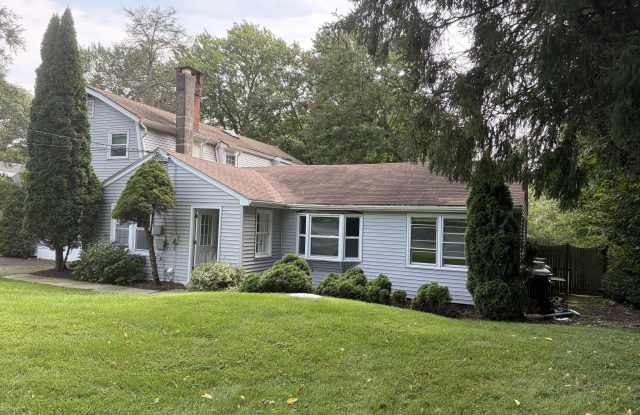 121 Westport Road Gallery 2