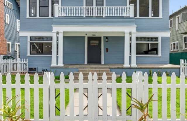 1804 Roosevelt Ave photos photos