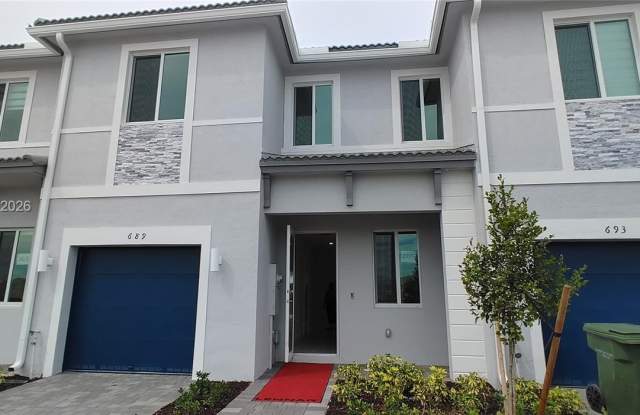 689 SE 13th St Cir photos photos