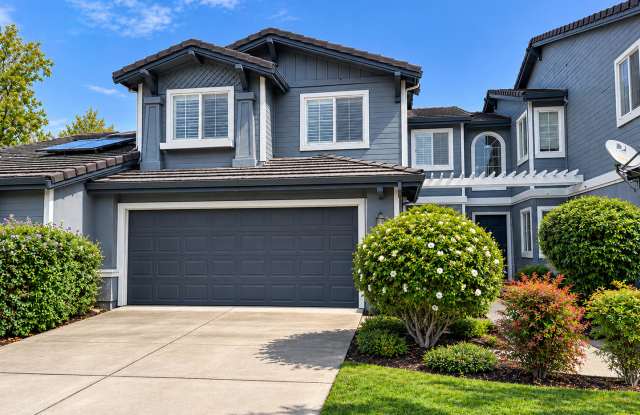 Perfect Shape Portola West Townhome in Livermore with many extras Gallery 1
