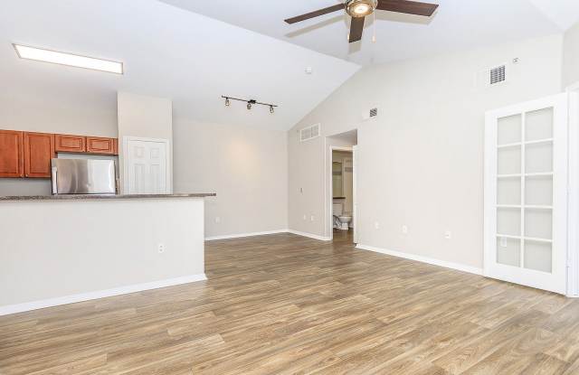 Creekside At Palmer Park Apartments Gallery 2
