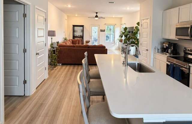 Move-In Ready Pensacola Home with Covered Patio & Fenced Yard Gallery 4