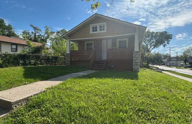Cute  Convenient! 2-Bedroom Home Minutes from UMKC  HWY 71 photos photos