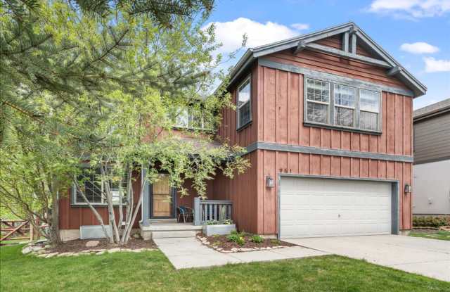 Great Trailside Family Home photos photos